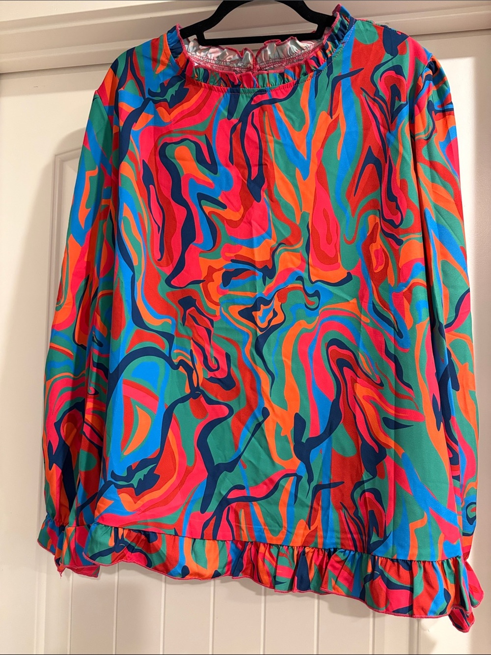 Women’s Multi-Color Swirl Print Long Sleeve Top